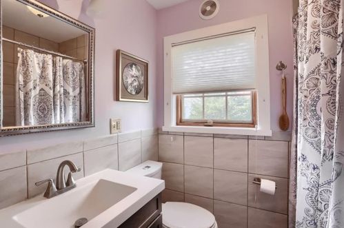 1812 Dailey Ave, Latrobe PA 15650-3027 exterior