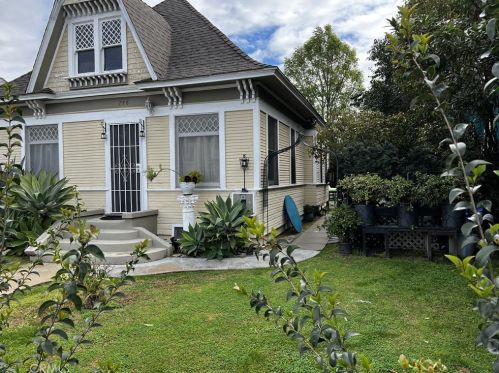 746 Cedar Ave, Long Beach, CA 90813-4232