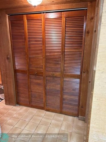 4000 137 Ave, Hollywood FL 33027-5921 exterior