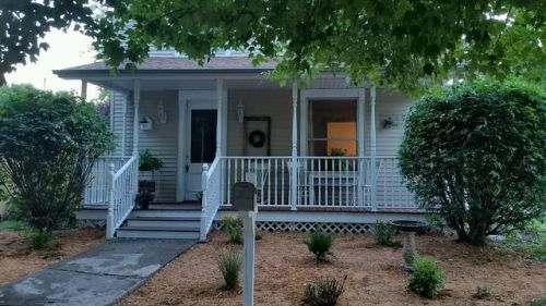 211 6th St, Covington, IN 47932-1236