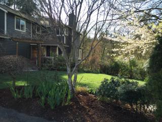 1232 Brockman Pl, Seattle WA  98125-4071 exterior