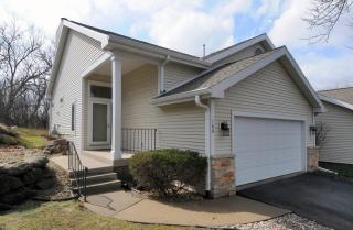 108 Oak Grove Dr, Madison, WI 53717-1183