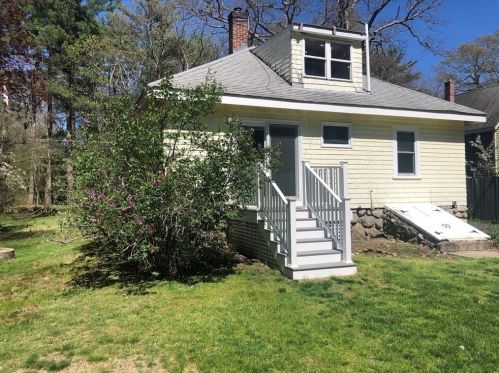 60 Claybrook Rd, Dover, MA 02030-2113