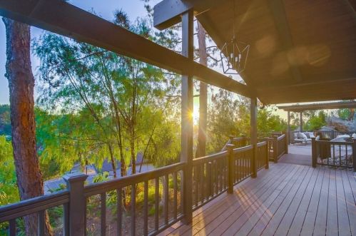 2502 Singing Vista Way, El Cajon CA  92019-2740 exterior