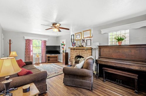 4125 Willow Ave, Pittsburgh, PA 15234-1323