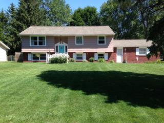 12 Labrea Dr, Rochester, NY 14624-4745