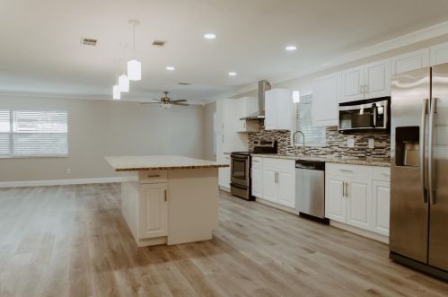 3217 Timothy St, Apopka FL  32703-6047 exterior