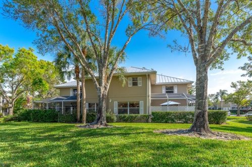 2425 Danbury Ln, Palm City, FL 34990-6039