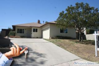 1212 Duke Dr, Bakersfield, CA 93305-1532