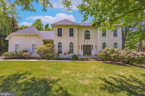 6 Meredith Cir, Thornton, PA 19373-1131