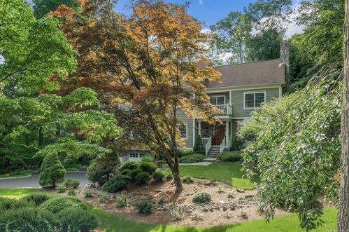 33 Valley Ln, Chappaqua, NY 10514-2005