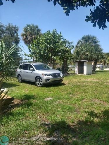 1849 Breezy Ln, West Palm Beach FL  33417-4413 exterior
