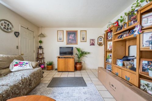 747 Prusso St, Livingston CA  95334-1136 exterior