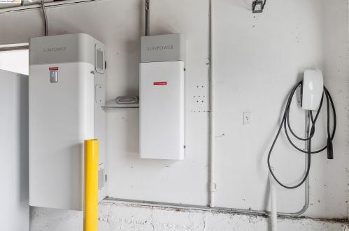 13050 Brookpark Rd, Oakland CA  94619-3504 exterior