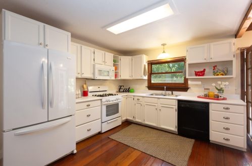 7331 Bodega Ave, Sebastopol CA  95472-3654 exterior