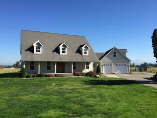 6580 Olson Rd, Ferndale, WA 98248-9635