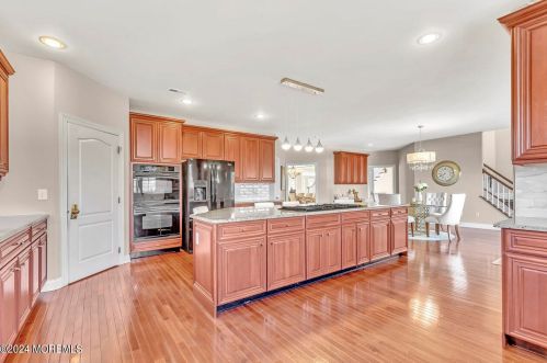 3 Equinox Ln, East Freehold NJ  07728-8652 exterior