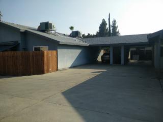 2111 Della Ave, Porterville, CA 93257-2636
