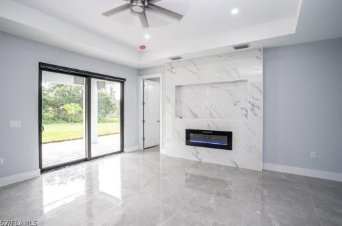 347 24th Pl, Cape Coral, FL 33993-4322