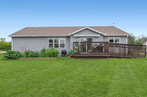 109 Green Ash Ln, Watertown WI  53094-5601 exterior