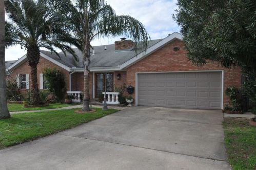 2417 Gerol Dr, Galveston, TX 77551-1525