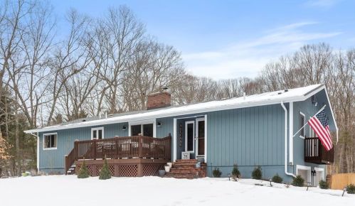 45 Hillcrest Dr, North Kingstown, RI 02852-1505