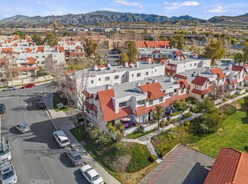 27660 Nugget Dr, Santa Clarita, CA 91387-5839