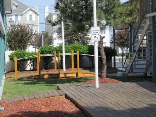 255 Ocean View Ave, Norfolk VA  23503-1549 exterior