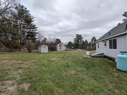 97 Wheeler Ave, Salem NH  03079-3494 exterior