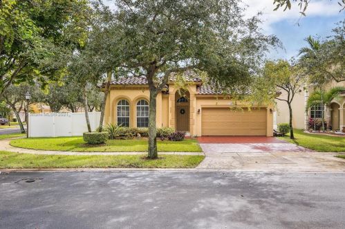 13848 52nd St, Hollywood, FL 33027-5944