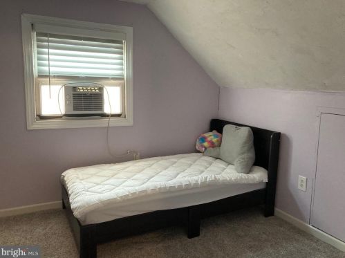 3 Dewar Dr, Trenton NJ 08620-2435 exterior