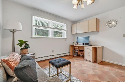 239 Davis Ave, White Plains NY  10605-3213 exterior