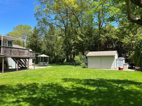 7 Hawthorne Rd, Coventry RI 02816-7630 exterior