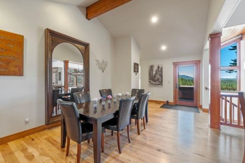 11298 Ski Slope Way, Truckee CA  96161-6603 exterior