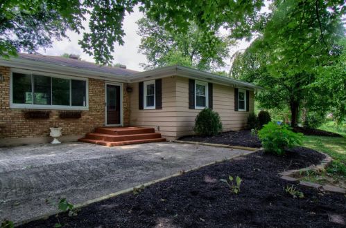 3611 Burnham Woods Dr, Amelia, OH 45102-1907