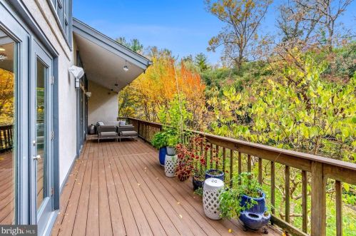 2810 Battery Pl, Washington DC  20016-3439 exterior