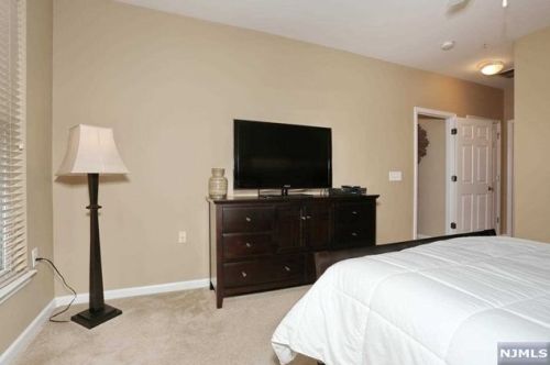 22 Aster Ln, Outwater NJ 07026-3563 exterior