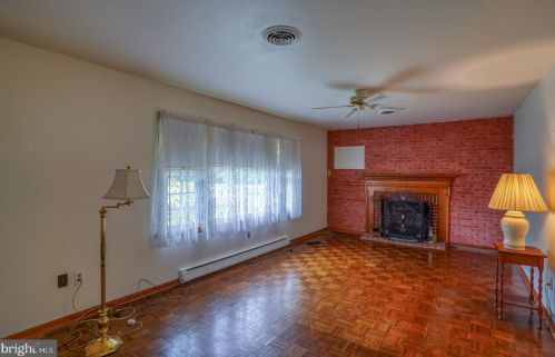 678 Raughley Hill Rd, Harrington, DE 19952-3157