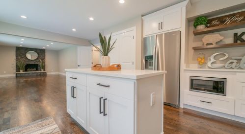 1135 Tulip Ln, Hammond IN  46321-3022 exterior