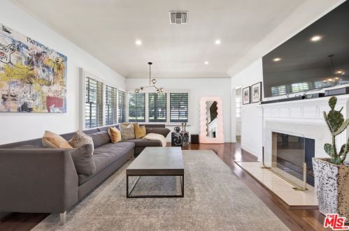 12202 Hartsook St, North Hollywood CA  91601-3961 exterior