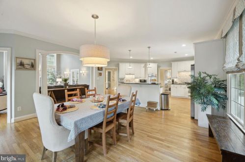 610 Poplar Dr, Falls Church VA  22046-2838 exterior