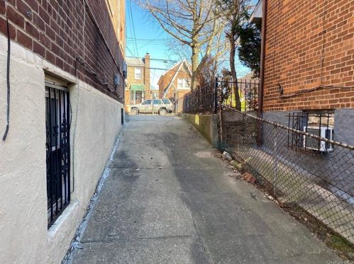4129 Grace Ave, Bronx, NY 10466-2015