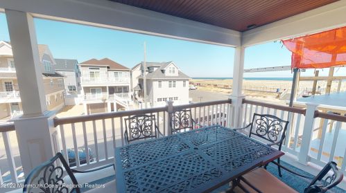 5 Fort Ave, Pelican Island NJ  08751-1512 exterior