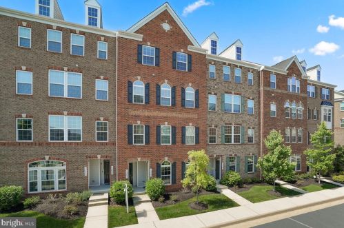 13701 Endeavour Dr, Herndon, VA 20171-4105