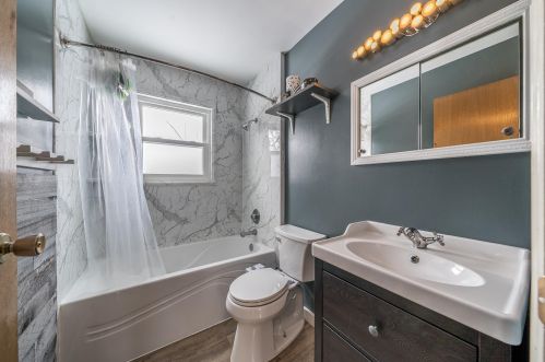 2916 University Cir, Covington, KY 41017-2514
