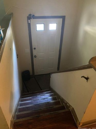 5 Baltic St, Norwich, CT 06360-3701