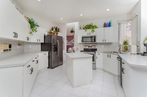 1120 179 Ave, Hollywood FL 33029-3053 exterior