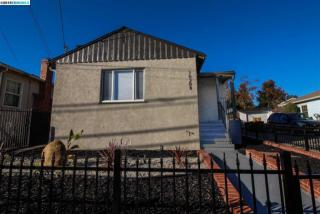 10208 Foothill Blvd, Oakland, CA 94605-5106