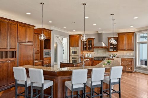917 Evergreen Cir, Chenequa WI  53029-8636 exterior