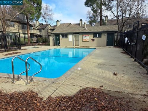 711 Chadwick Ln, West Pittsburg CA  94565-6607 exterior
